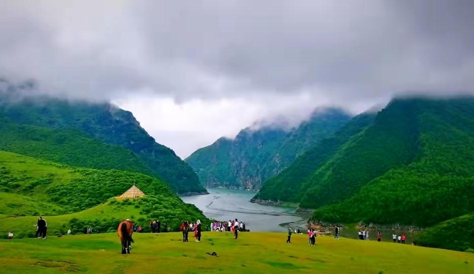 甘肃旅游必去十大景点[甘肃省AAAA景点导游词]