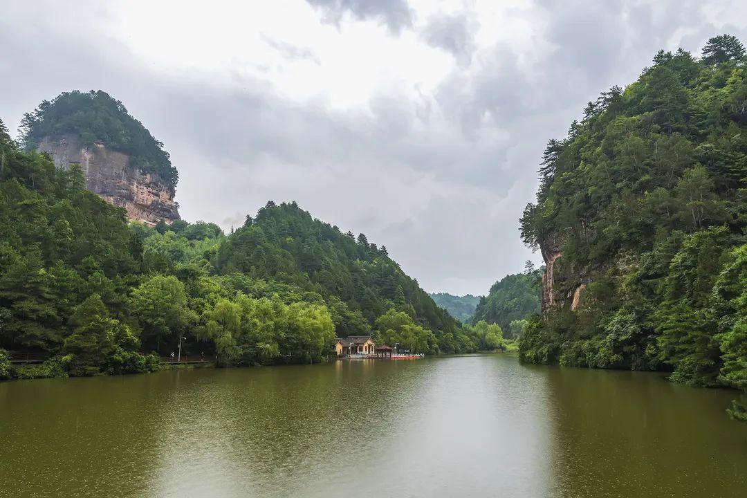 甘肃旅游必去十大景点[甘肃省AAAA景点导游词]